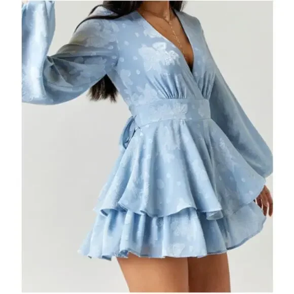 Mi Ami by Francesca’s Brandie Floral Jacquard Romper Light Blue S - Picture 2 of 11